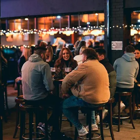 Mary Mullen's Eyre Square. فندق مبيت وإفطار 3*