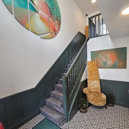 Bed & Breakfast Mary Mullen's Eyre Square. *