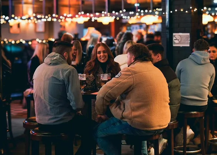 Mary Mullen's Eyre Square. Голуэй