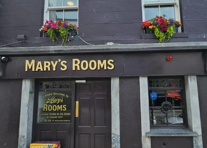 Mary Mullen's Eyre Square. Отель типа 