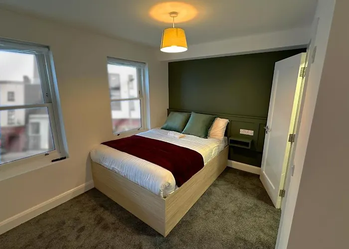 Mary Mullen's Eyre Square. 3* ゴールウェイ