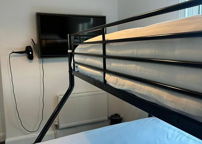 Mary Mullen's Eyre Square. Отель типа 